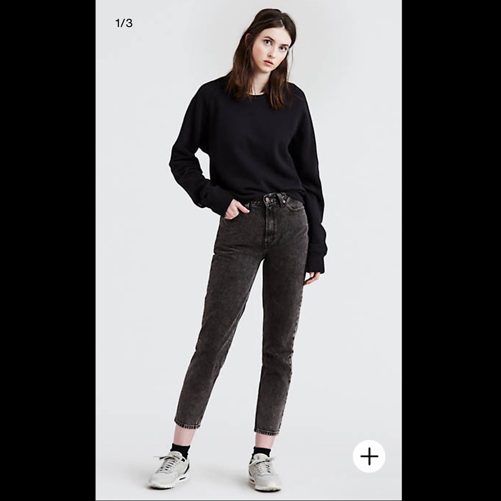 🔥🔥🔥NWT Levi’s Premium Mom Jeans